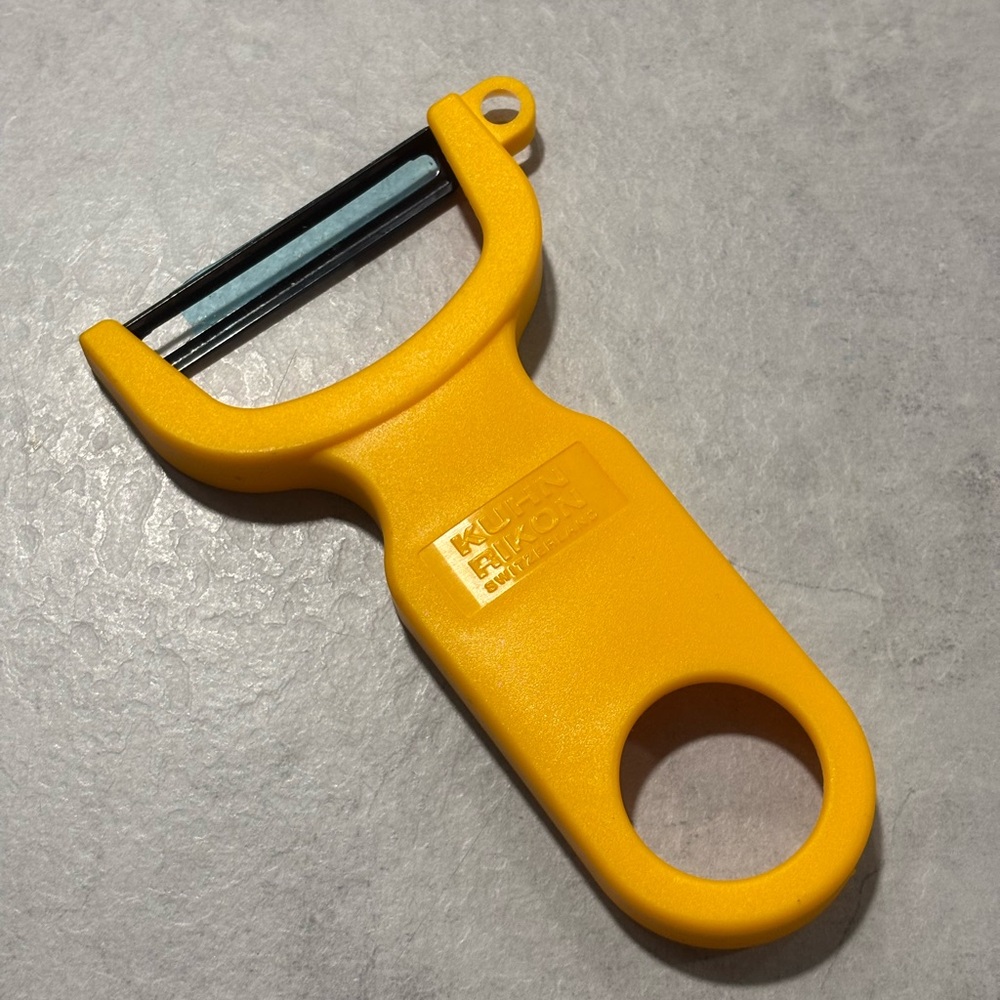 Kuhn Rikon Original Swiss Peeler in Yellow New